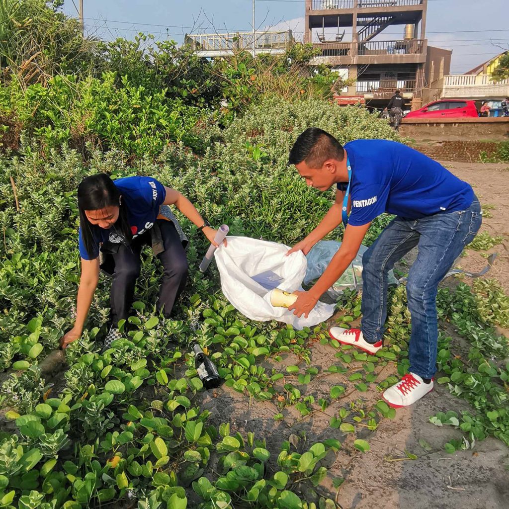 SM creates stronger ocean conservation initiatives giving New Waves of Impact during Coastal Clean up Projects INSERT 13