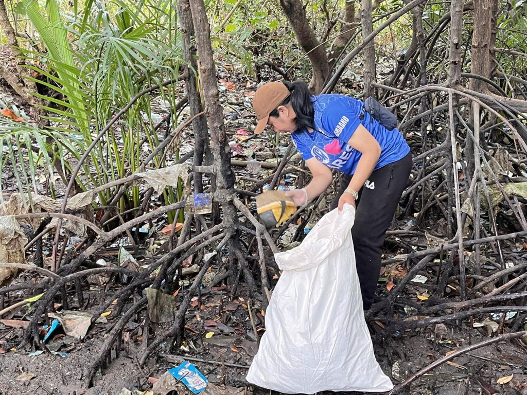 SM creates stronger ocean conservation initiatives giving New Waves of Impact during Coastal Clean up Projects INSERT 18