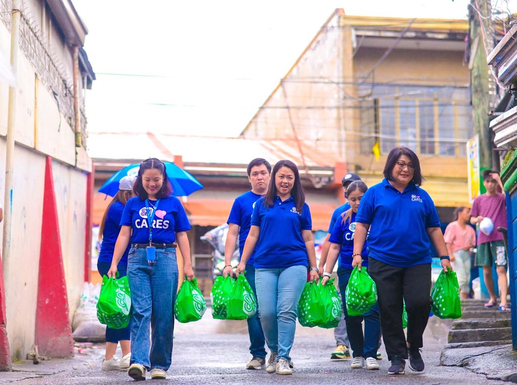 SM ramps up aid hit by Typhoon Carina insert1